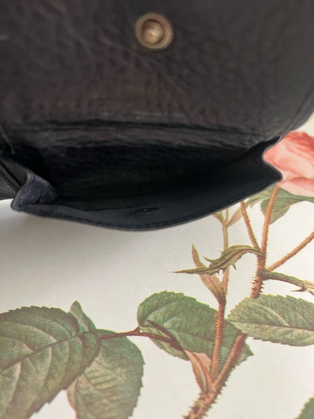 GUCCI Navy Blue Leather Bi-Fold Wallet with Interlocking G Vintage - Picture 4 of 15